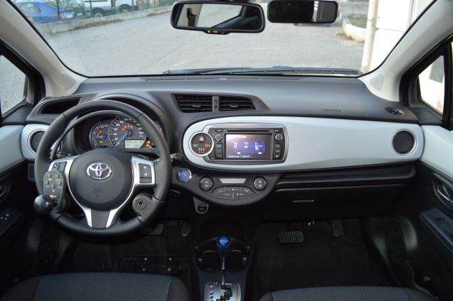 Doubles pédales sur boite de vitesses manuelle ou automatique Volkswagen Polo Renault Capture Toyota Yaris