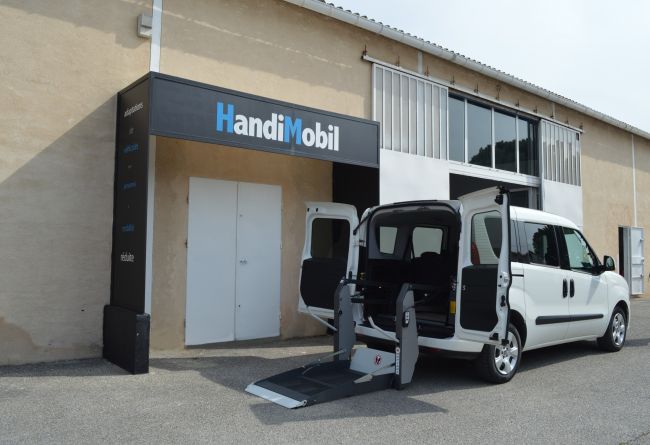 HANDI MOBIL aménagement de véhicules pour le transport de personnes à mobilité réduite