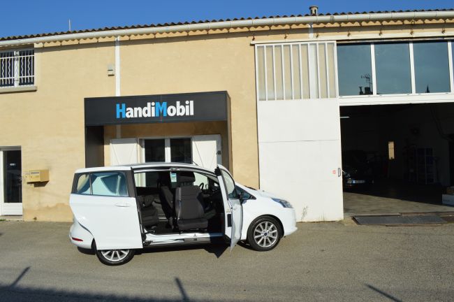 HANDI MOBIL aménagements de véhicules pour le transfert de personnes à mobilité réduite