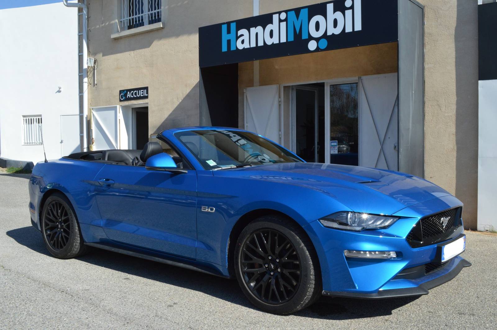 HANDI MOBIL FORD MUSTAND ADAPTE POUR PERSONNE HANDICAPE VOITURE SPORTIVE SUR MARSEILLE BOUCHES DU RHONE