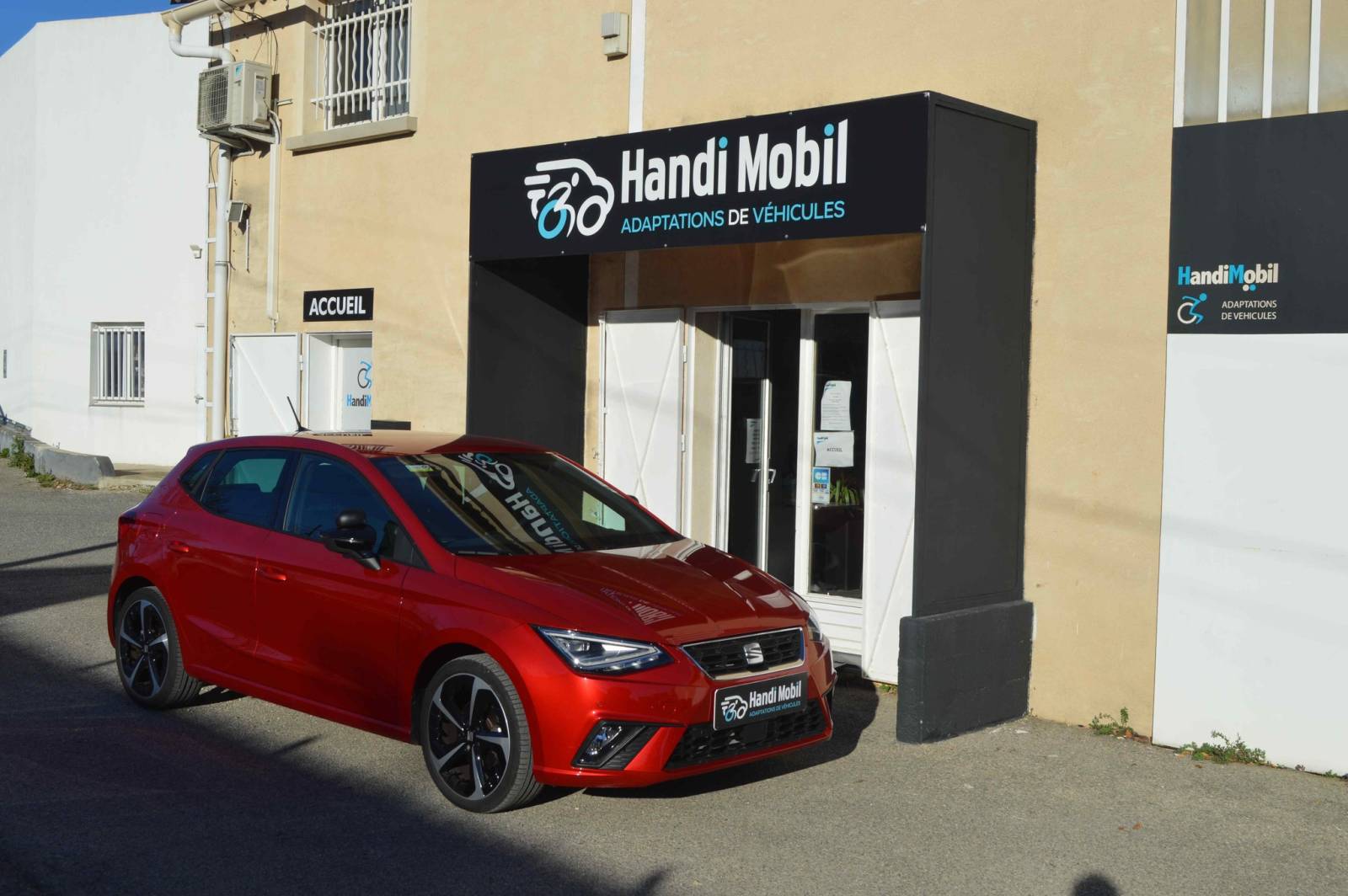 Pose de double commande auto-école sur SEAT IBIZA et de double pédalier moniteur par tringles sur Marseille en Région PACA
