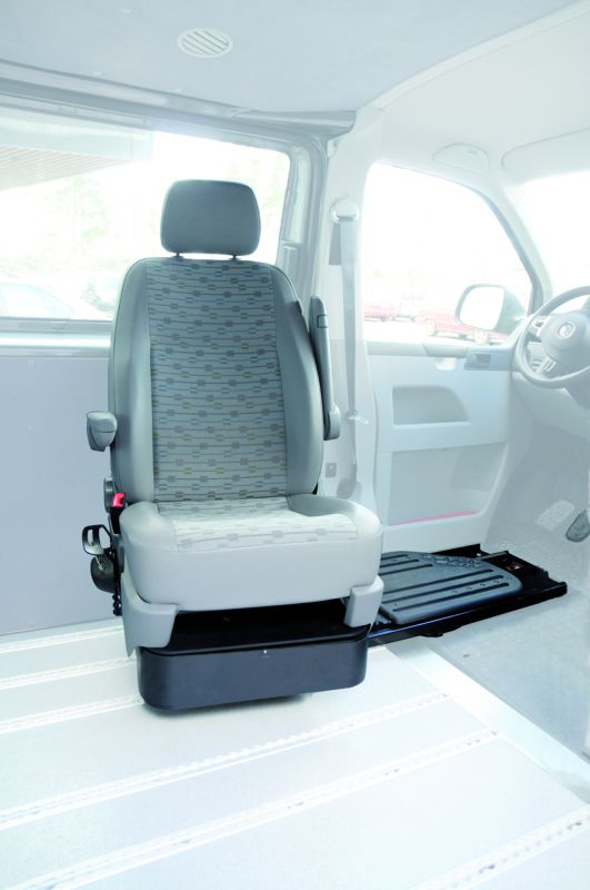 Siège pivotant à l'intérieur du véhicule