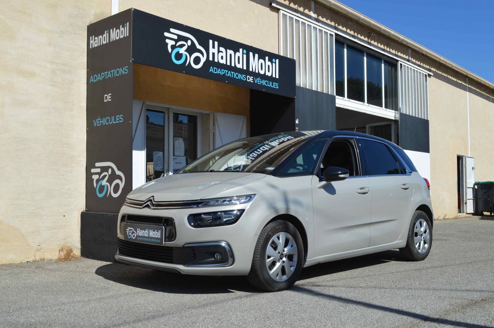 HANDI MOBIL C4 PICASSO MODIFIEE POUR HANDICAPEES MARSEILLE CITROEN