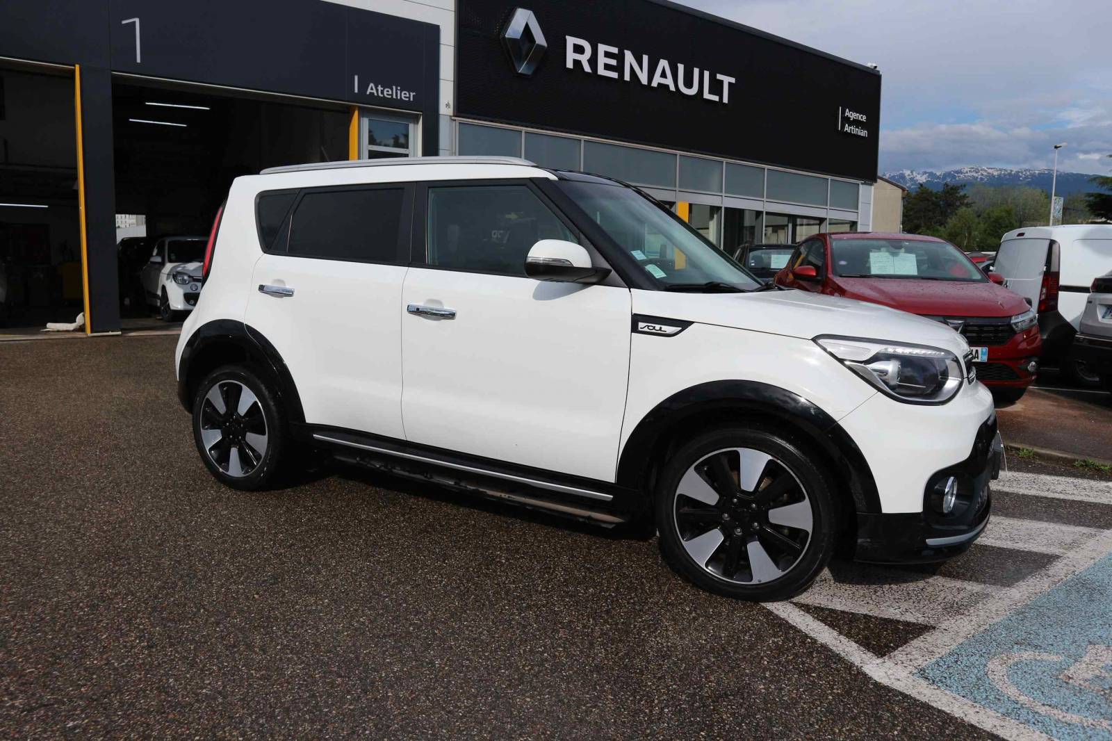 HANDI MOBIL KIA SOUL EMOTION CONDUITE EN FAUTEUIL ROULANT MARSEILLE HANDICAPE