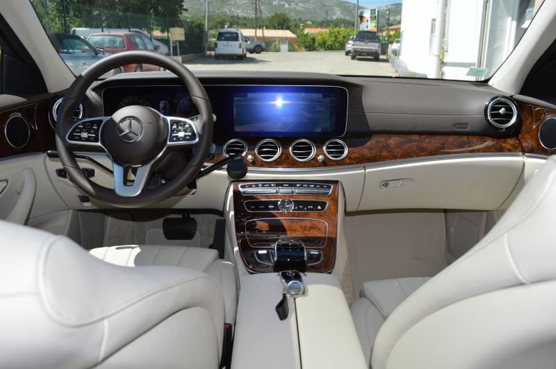 HANDI MOBIL leader des aménagements et adaptations de véhicules de luxe et de prestige pour personnes à mobilité réduite