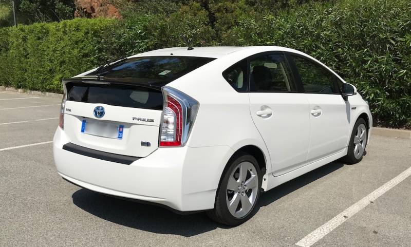 Toyota Prius - 9800km  19.500€