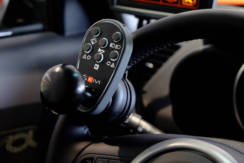 Télécommande multifonctions au volant PV3000