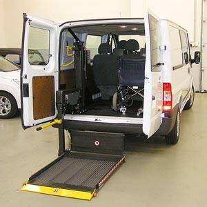 Hayon élévateur pour Transport de Personnes à Mobilité Réduite